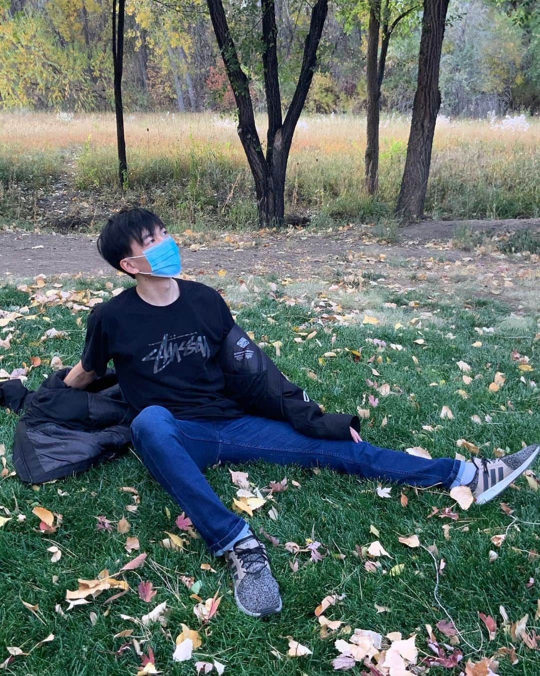 ヴィンセント・ゾウのインスタグラム：「#ad As winter approaches, everyone’s looking for warmer clothing. But as an athlete, and a winter sport athlete at that, warm clothes often sacrifice mobility and flexibility. That’s why my choice, and hopefully yours, too, is The Perfect Jean. Their stretchy, soft jeans keep me comfortable and warm while still allowing me to move freely. Shop at www.theperfectjean.nyc or else I’ll steal your eyelids. @theperfectjean」