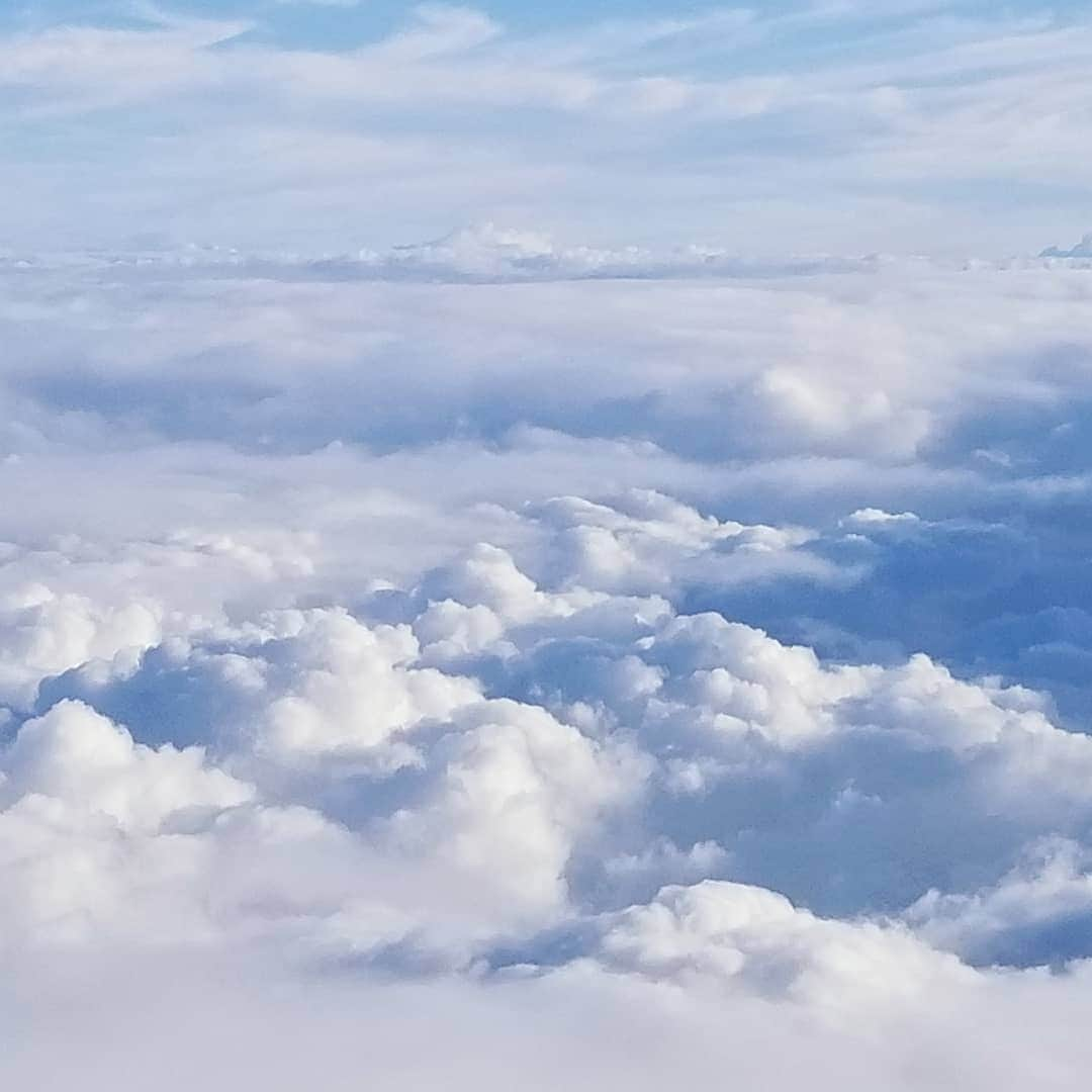 クロエ・イングのインスタグラム：「☁️」