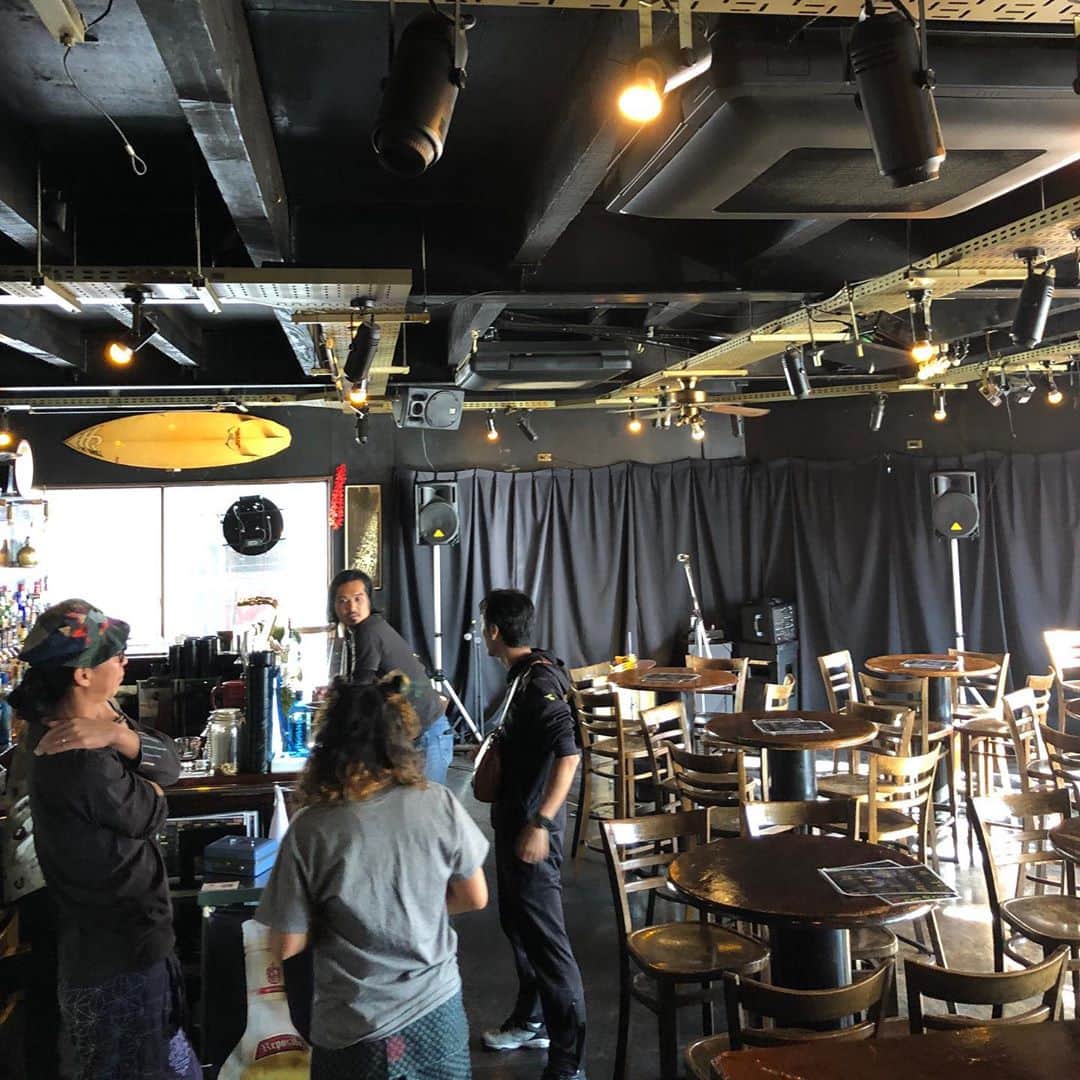 山川のりをのインスタグラム：「本日は高槻市JK's BIRDにてギターパンダ  ライブです。15時から2500円+Dです。ザッツワンマンショー！お近くの方は無理ない範囲で会いにきてアイニージュー！」