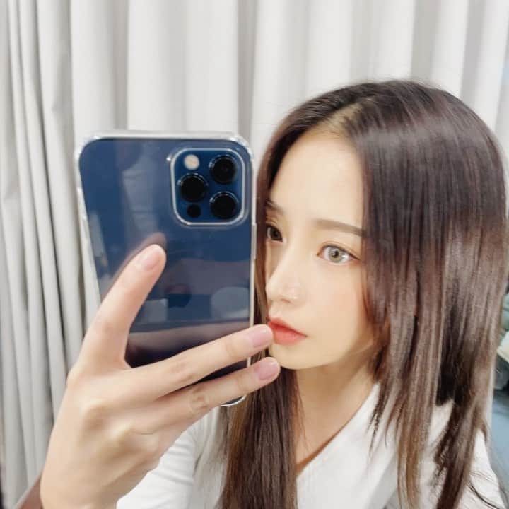 トキのインスタグラム：「마댜 주인공 아이폰 🤳🏼🙆🏼‍♀️🙆🏼‍♀️🙆🏼‍♀️ #아이폰12프로」