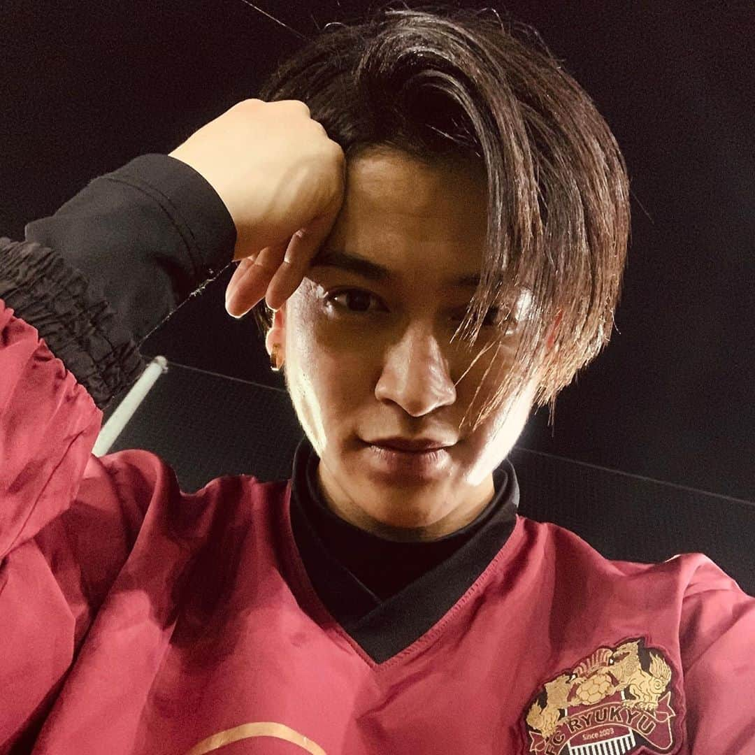 仲田克也さんのインスタグラム写真 - (仲田克也Instagram)「連続投稿、失礼致しました⚽️ #宮古島 #沖縄 #一色湊 #連続投稿 #お付き合い #thanks」11月3日 19時18分 - minatoisshiki