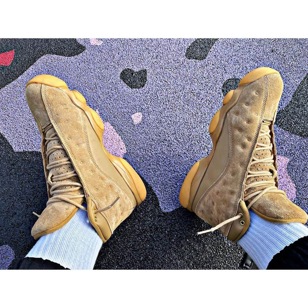 のインスタグラム：「🍞🥖  #jordan13 #wheat #アオキックス」