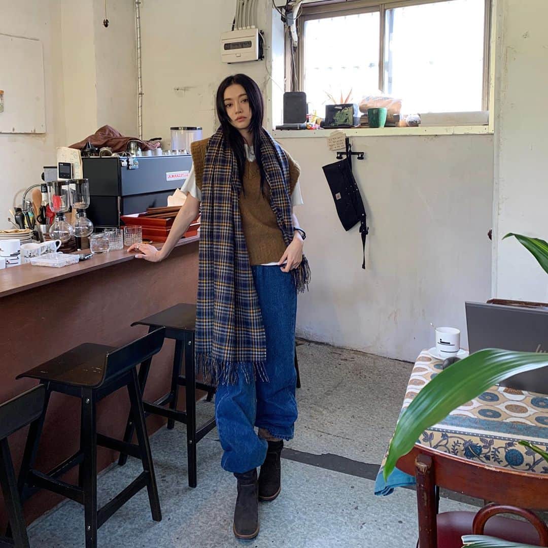 パク・ソラのインスタグラム：「오늘 좋았구 예뻣구 추웠구 엑스문 싫었꿍🖤」
