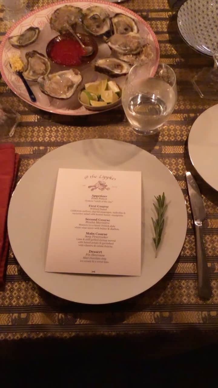 Samuel Lippkeのインスタグラム：「She surprised me with a homemade 5 course candlelit dinner. You’re the bessst Ksenia, I love you. Thanks for celebrating life with me. #thelippkes @xenia.lippke  - Oh and try this mocktail we love to make :  8oz sparkling Grapefruit juice, 2 tblspoons apple cider vinegar, 1 tsp agave syrup, garnish with rosemary」