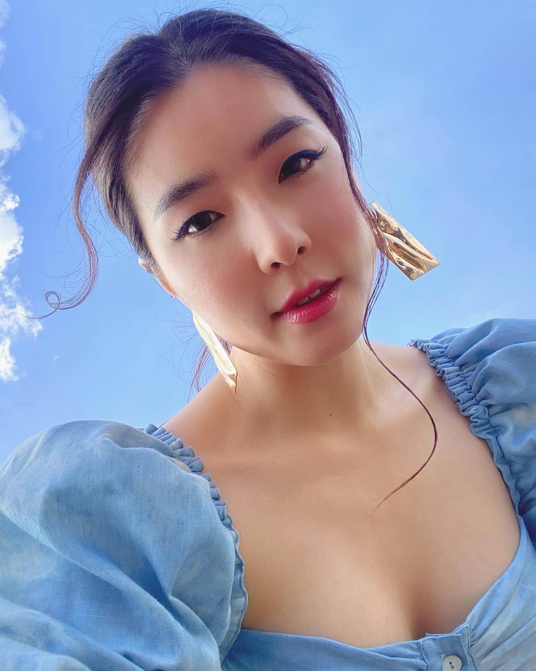 GYEON SEOのインスタグラム：「_* 💙💙💙 . . @paintphetploy  @khantarot_ball」