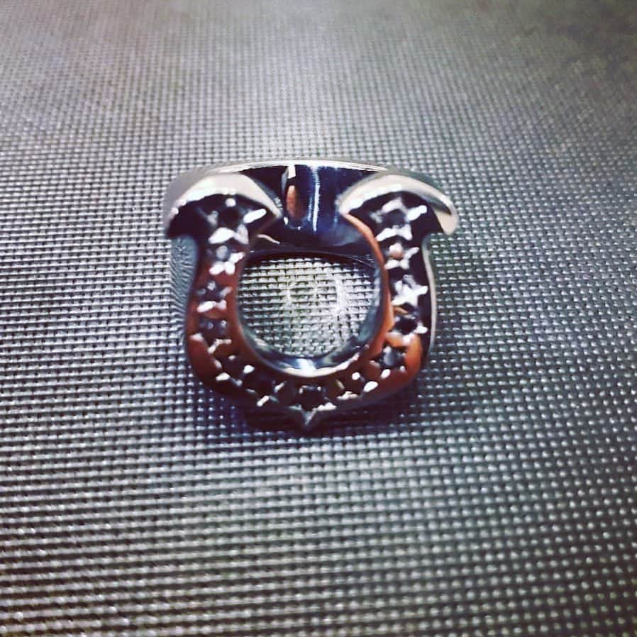 のインスタグラム：「TENDERLOIN custom by COREJEWELS®︎ #corejewels #tenderloin #corejewelstenderloin #ring #art #diamond #blackdiamond  #corejewelsharajuku」