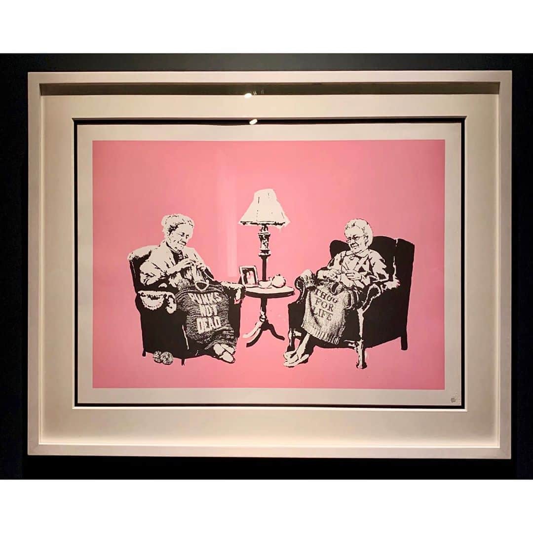 壺坂恵のインスタグラム：「Punk and Thug Grannies #banksy #grannies」