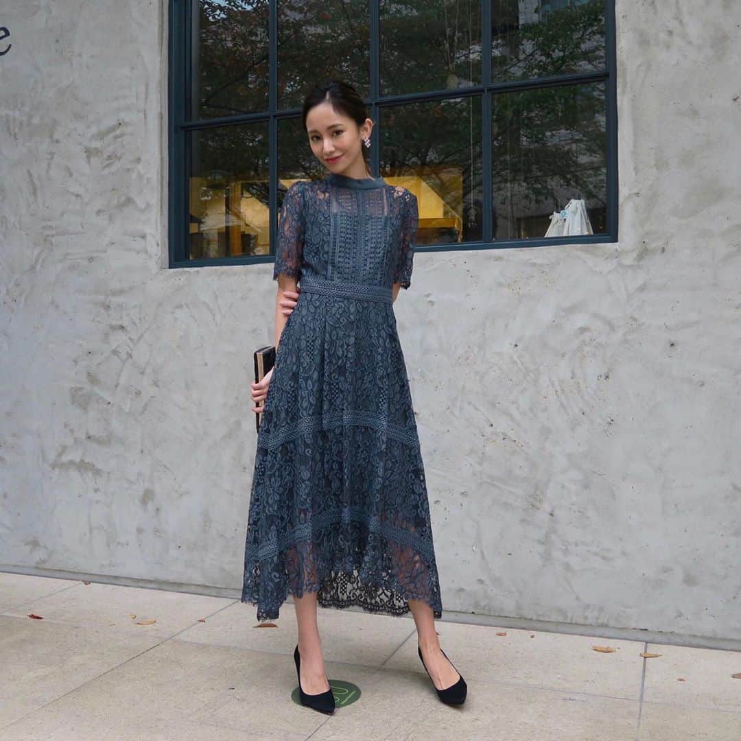 宮本沙恵のインスタグラム：「本日発売です💙💙 . #myshawty#dress#結婚式ドレス#お呼ばれ#パーティードレス」