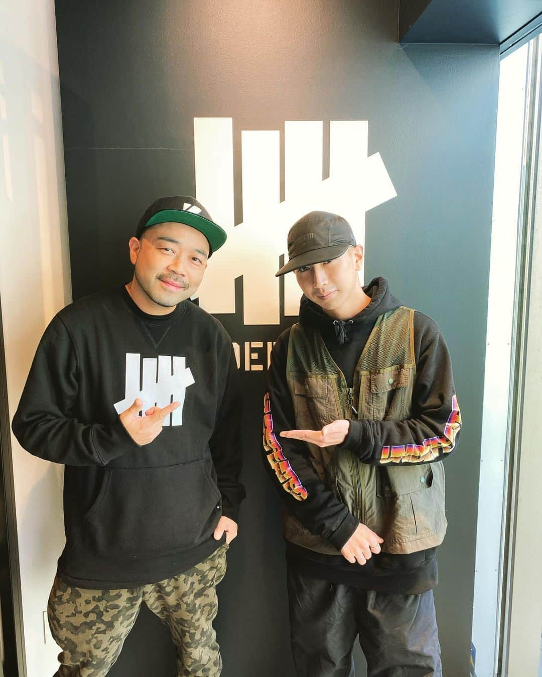 DJ HAZIMEさんのインスタグラム写真 - (DJ HAZIMEInstagram)「今後共宜しくお願い致します🙏 いつもありがとうございます🙏 @undefeated_fukuoka  @undefeated_japan  @_shun_kuroki_  @uptown_deluxe  #福岡 #fukuoka #undefeated #uptowndeluxe #adidasoriginals #nitejogger」11月3日 16時40分 - djhazime