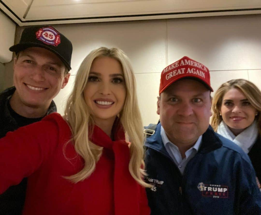 イヴァンカ・トランプさんのインスタグラム写真 - (イヴァンカ・トランプInstagram)「Wheels down ✈️ in DC at 2:45 am on Election Day following @realDonaldTrump’s last MAGA rally of the 2020 campaign in Grand Rapids, Michigan. 🇺🇸🇺🇸🇺🇸 No one  works harder than our President and he left it all on the field!!!  VOTE for President Trump for four more years! #vote #vote2020」11月3日 16時57分 - ivankatrump