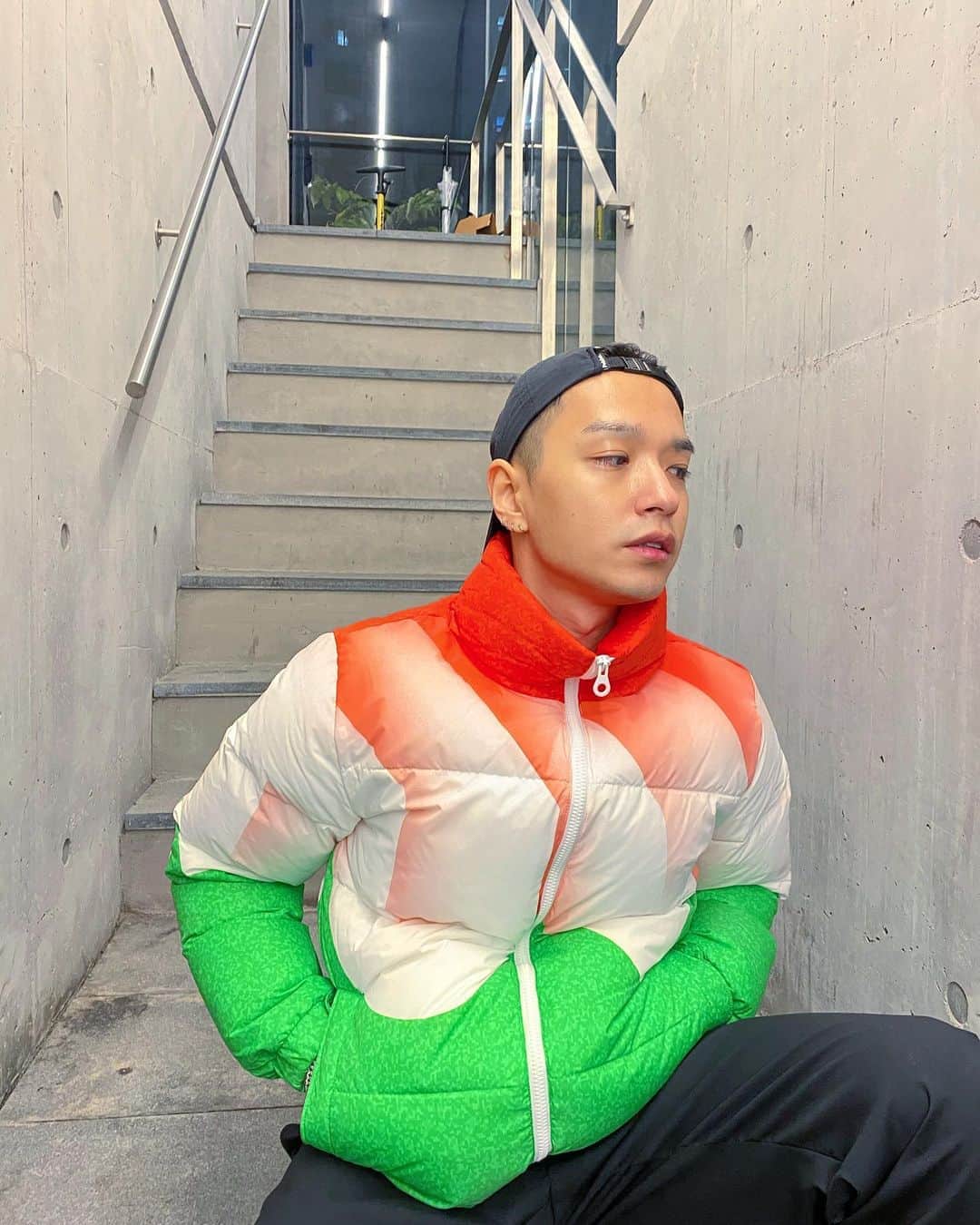 サイモンD のインスタグラム：「수박껍질의 5가지 효능에 대해서 한번 알아볼게요 🍉🍉🍉 #광고 #듀베티카 #duvetica @duveticakorea」