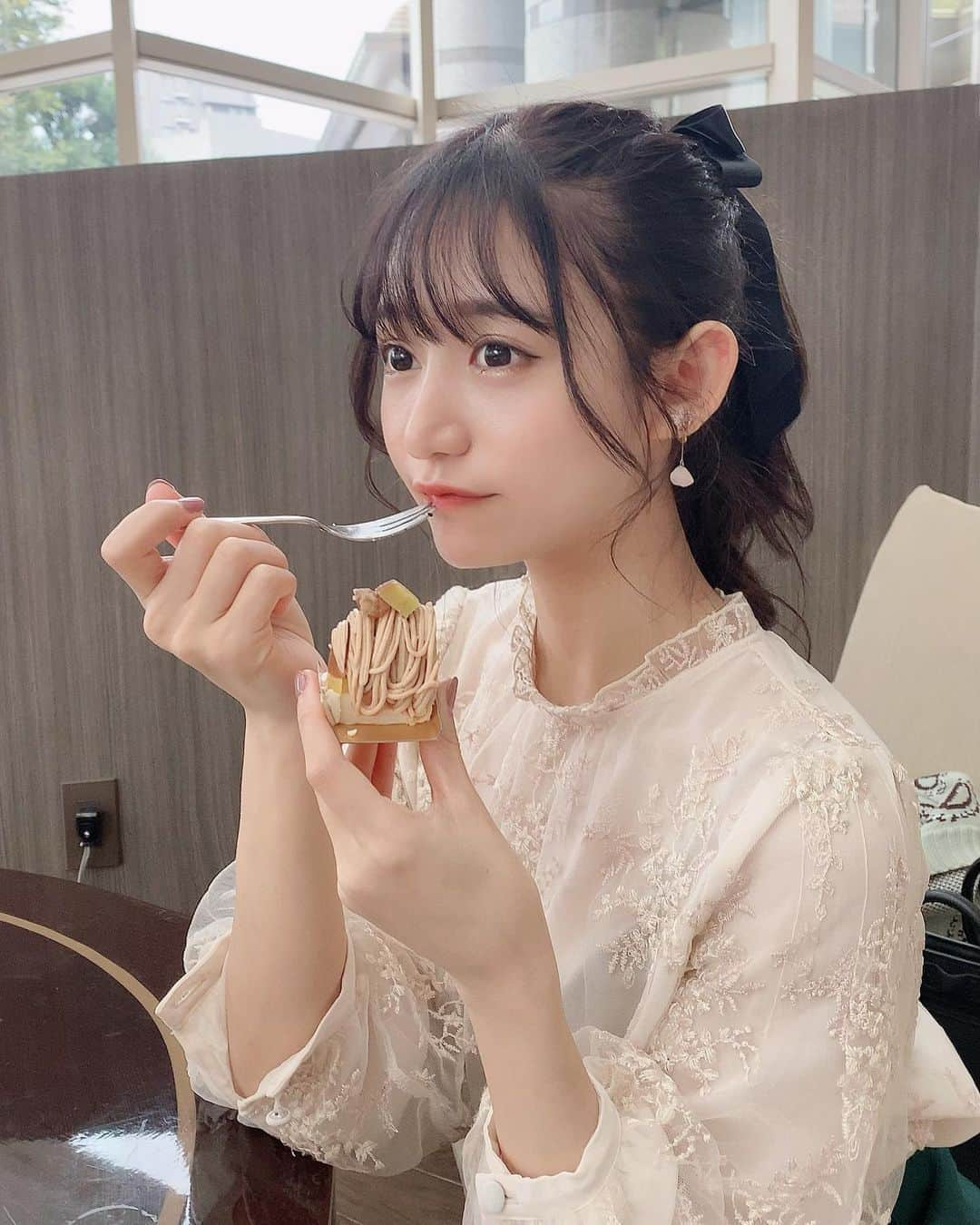 星奈あいさんのインスタグラム写真 - (星奈あいInstagram)「きのうのpic♡  #アフタヌーンティー#マリオットホテル#品川#星奈あい#モンブラン#秋#秋服」11月3日 17時12分 - hoshina_r18