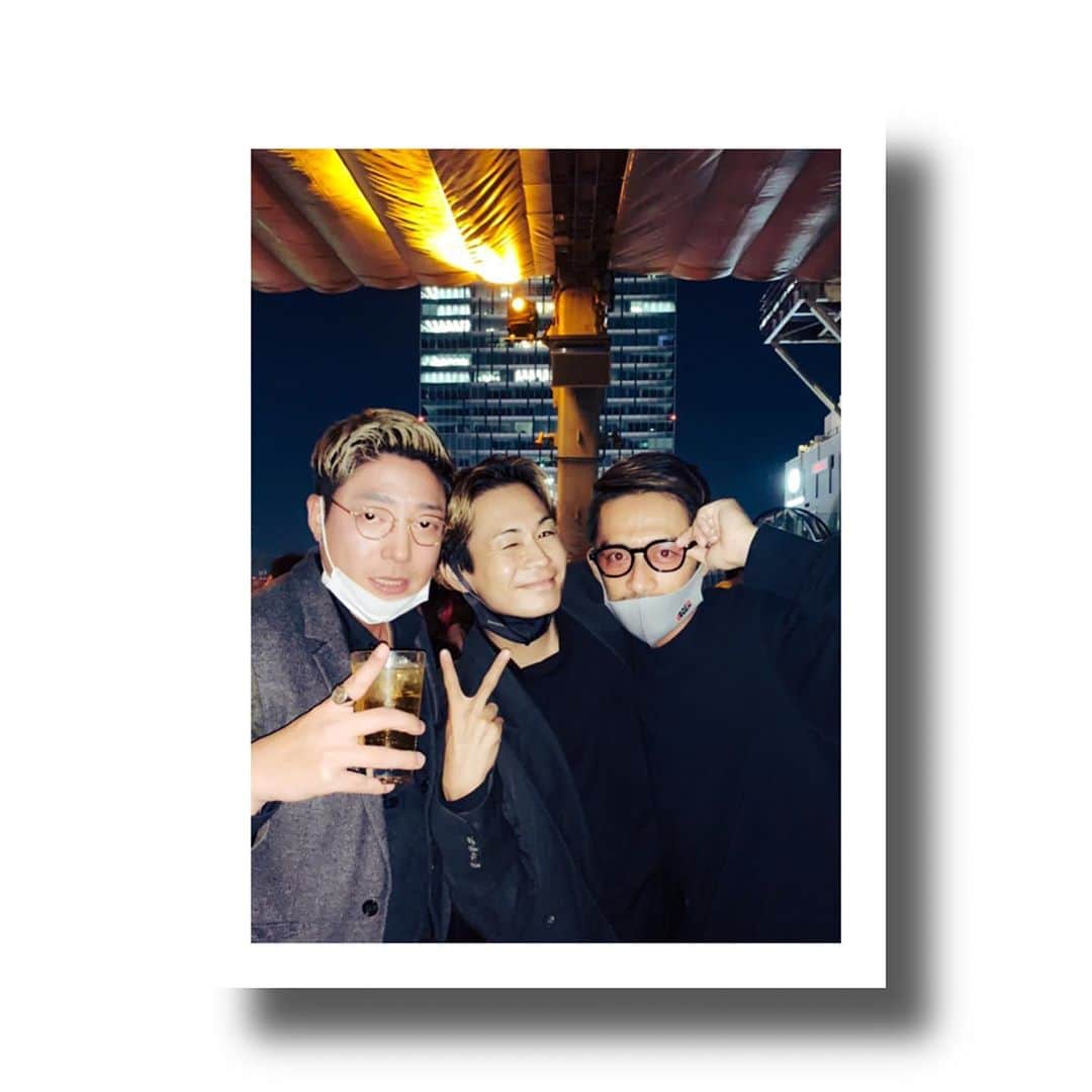 Achiのインスタグラム：「@keijsugimoto 君 @elevenmanagementinc 3周年おめでとうございます🍾✨ . @noripi_yorozuya いつもありがとう🙏🎵 .」