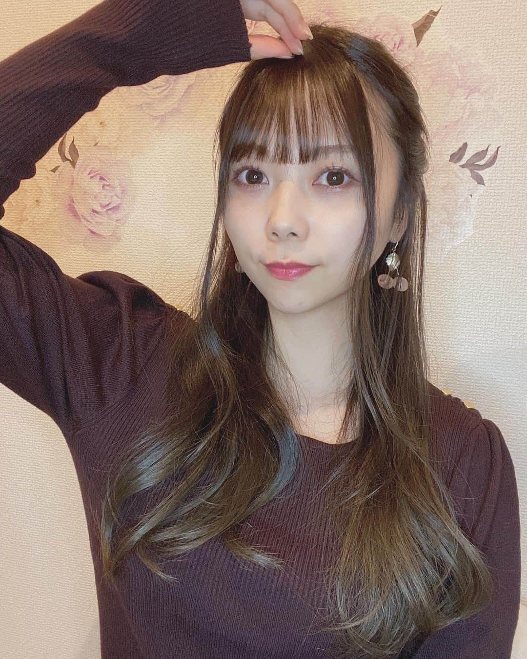 西村季里子のインスタグラム：「・  どんどん短くなる前髪🍠  服の系統も前みたいになって 新鮮で楽しい🎀  安カワ @tocco_closet 最強！  #美容院#前髪#前髪カット#ぱっつん @shea_shomaaaaa ありがとうございます✨ #toccocloset#安カワ#code #最近ブラウンブーム#🤎#🍠#🌰 #follow#followｍe」