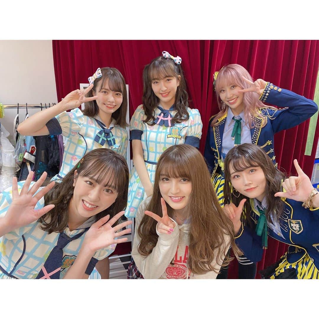 神志那結衣さんのインスタグラム写真 - (神志那結衣Instagram)「HKT48新劇場オープン🎉✨ 「西日本シティ銀行HKT48劇場」 昨日オープンしました！ 約4年半もの間、私たちもファンのみんなも待ちわびていた専用劇場。。 これまで沢山の人が動いてくれました 日頃支えてくれるスタッフの皆さんと ファンの皆さんのおかげです 本当にありがとうございます😢  ファンのみんなと一緒に オープンを迎えられたことが 何よりも嬉しかったです･゜ﾟ･*  沢山の人が笑顔になる場所になりますように✨ ： 最後の写真は ファンのみんなが私たちにプレゼントしてくれた横断幕。 優しさが心に染みました･゜ﾟ･* #HKT48新劇場　#西日本シティ銀行HKT48劇場　#劇場　#オープン　#HKT48 #アイドル　#2期生」11月3日 17時29分 - jiina27