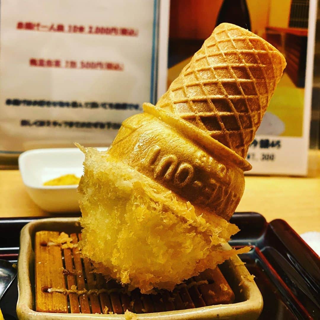 鴨志田由貴のインスタグラム：「雪見だいふくの串揚げ！ もはや串無し！」