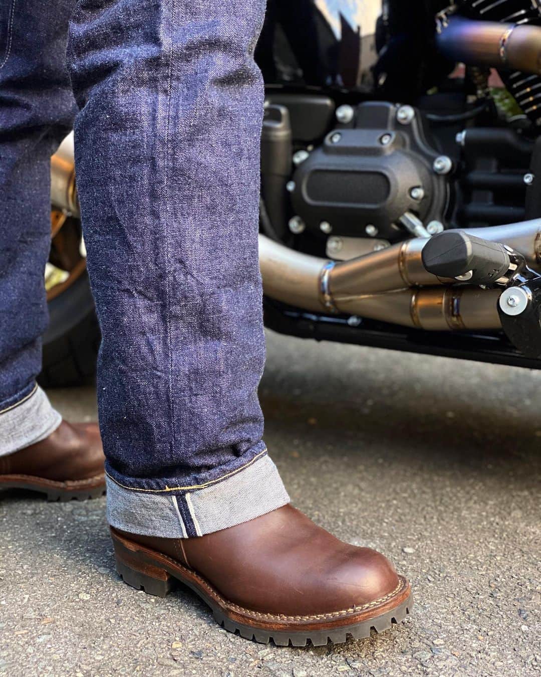 のインスタグラム：「My WESCO! "Boss"  #mywesco #wesco #boss #brown #leather #100sole #boots #workboots #westcoastshoecompany #scapoose #oregon #usa #harleydavidson #lowriders #motorcycle #wescojapan #wescoosaka #wescoebisu #wescosetagaya #wescokanazawa」