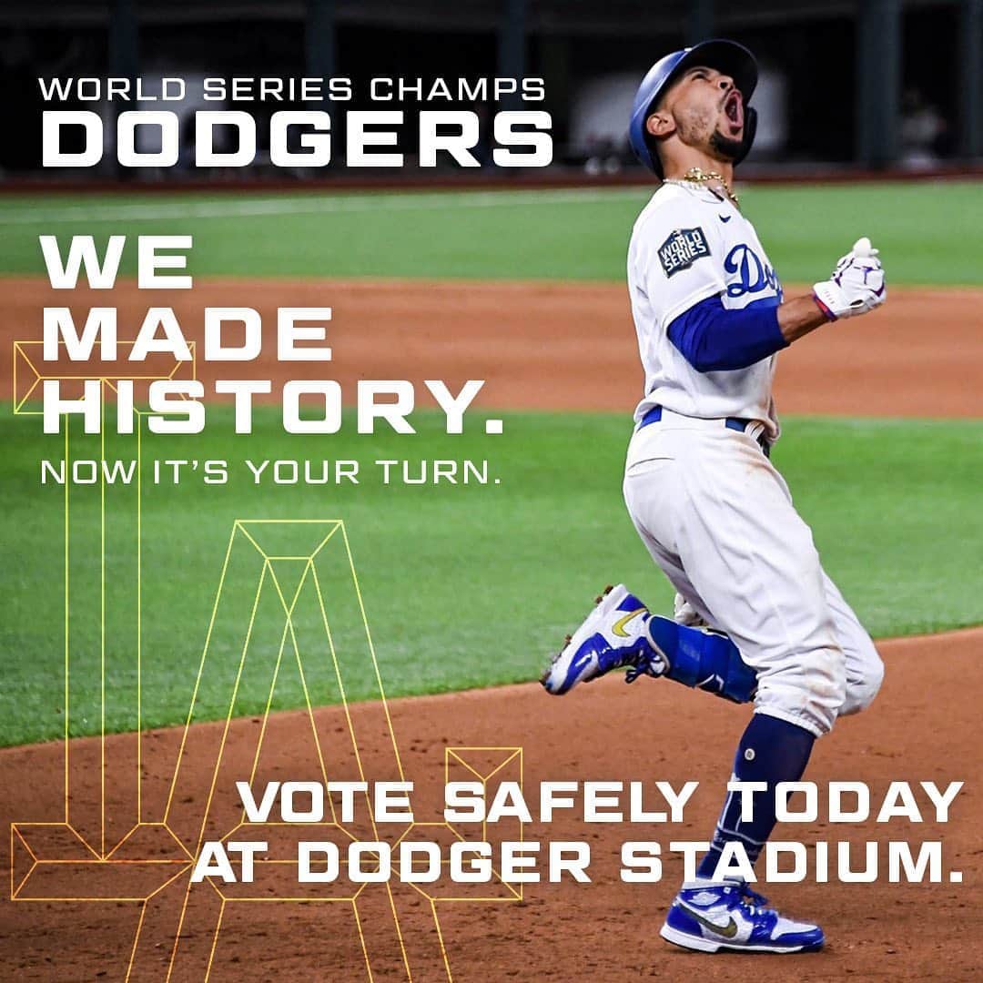 Los Angeles Dodgersさんのインスタグラム写真 - (Los Angeles DodgersInstagram)「Today.  #Vote at Dodger Stadium or your local polling place and don’t forget that same day registration is an option in CA.」11月4日 3時21分 - dodgers