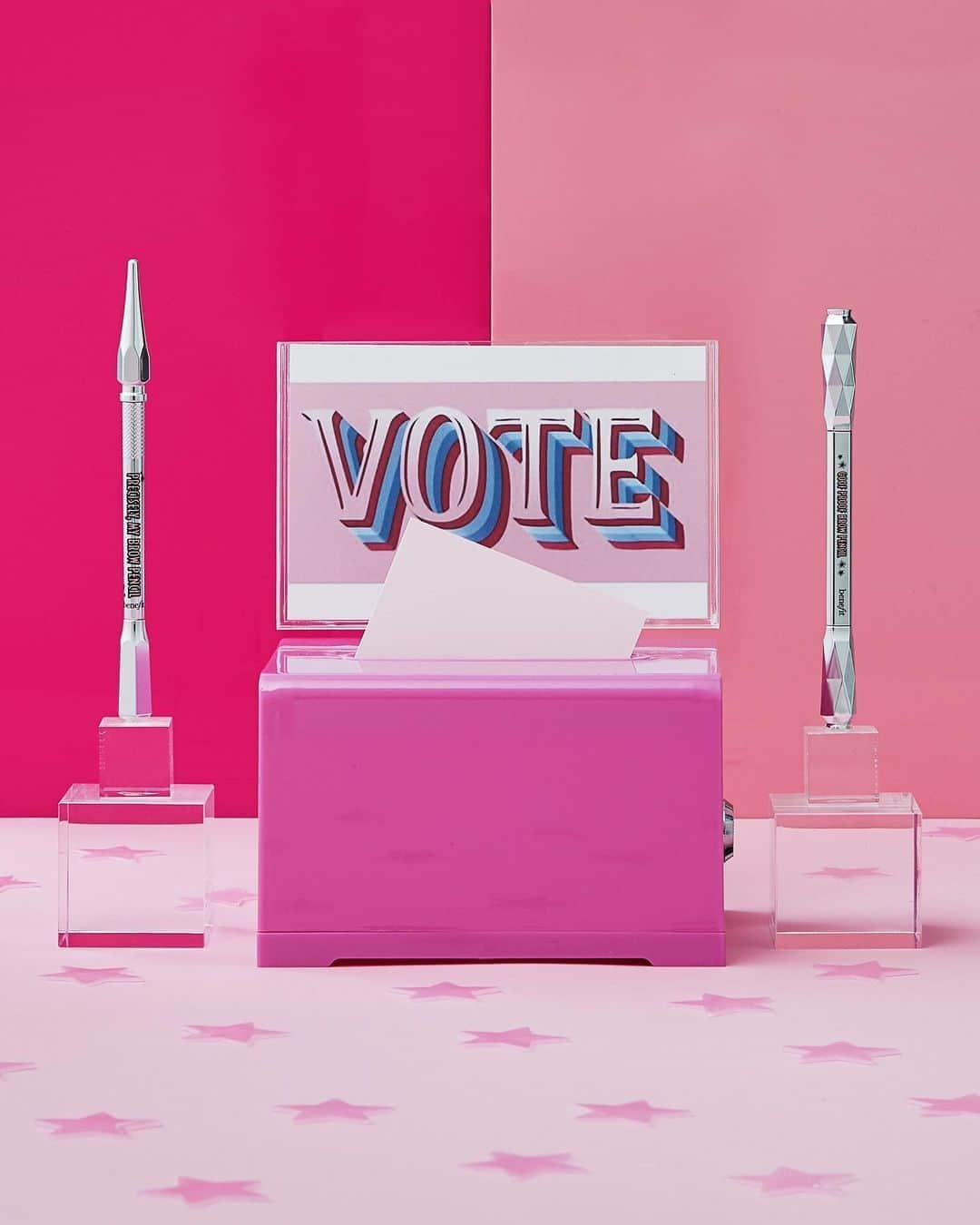 Benefit Cosmeticsさんのインスタグラム写真 - (Benefit CosmeticsInstagram)「We’ll keep it simple today: put on your power brows and VOTE. 📮 Know your voting rights — check out our Stories for a helpful guide! If you run into any problems at the polls, call the Election Protection Hotline at 866-OUR-VOTE. #iamavoter #benefit 📸: @shannonwarf」11月4日 3時26分 - benefitcosmetics