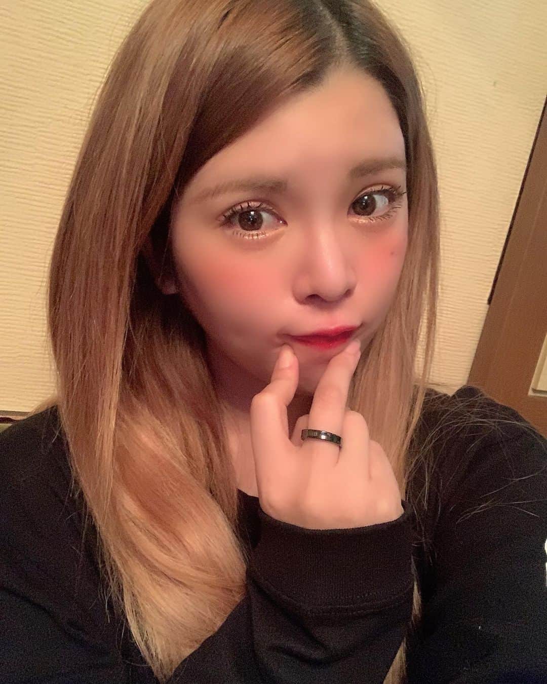 坂口杏里のインスタグラム：「誰かー！ 歌舞伎町で飲んでる方 アフターしてる方、  おまちしています♥️♥️  坂口復活してますす😊💕  歌舞伎町2-14-8 メトロプラザビル2  3F」