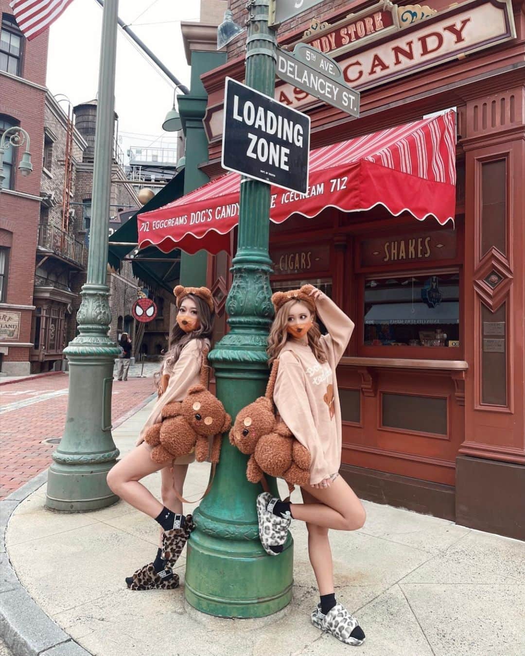 のインスタグラム：「🐻 . インスタ映えも大事よね🤎 . #大阪 #ユニバ #ユニバコーデ #ティム #ティムコーデ #usj」