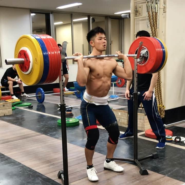 近内三孝のインスタグラム：「Front Squat 205kg  @sbdapparel  #weightlifting #powerlifting #squat」