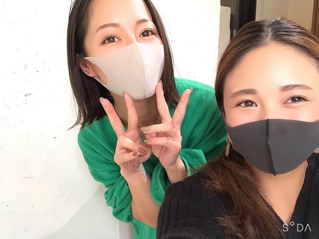 小森純のインスタグラム：「@upsydaisyken  先日アップシーに行ってきた☺️ ・ 担当はアイコです☺️❤️ @sugenoaiko  ・ カット中もマスク着用で尚安心☺️ アイコーありがとう❤️ ・ マスクは楽天で、洗えるマスクと検索をして買ってます😷。 ・ #アップシーデイジー#アップシー#ボブカット」