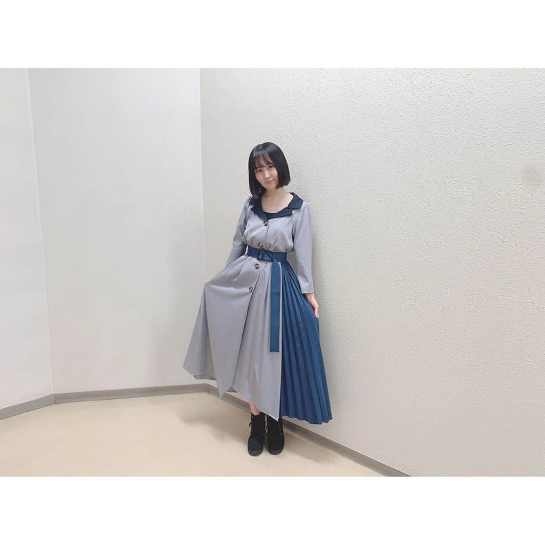 山邊歩夢さんのインスタグラム写真 - (山邊歩夢Instagram)「👗👑💍 * * SHIHUKU。 * * #あゆーで #私服 #redyazel #レディアゼル #ワンピース #プリーツ #ショートブーツ #ブルー」11月3日 19時47分 - ayuyamabe_official