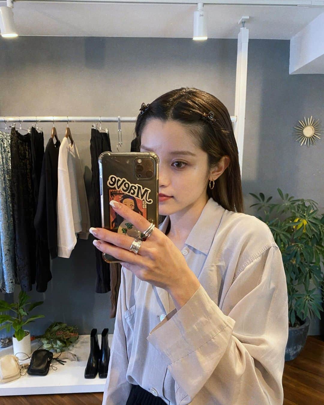 のインスタグラム：「今日は5.6年ぶりのお客様に2組も会えたんだ😧🌼 変わらず見てくださってて、、 優しい言葉もかけていただいて嬉しくてうるうるしてしまいました🥺 はぁ感慨深い💭幸せ😌」