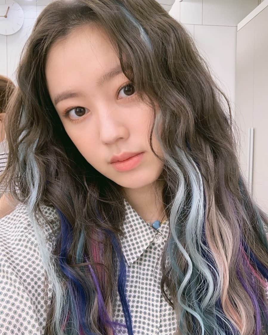 チェ・リのインスタグラム：「💄👠👗🧣💍👛👜👙🕶 #이루다 <산후조리원 월화 9:00 pm  tvn >  오늘은 화요일입니다만.....👉🏻👈🏻」