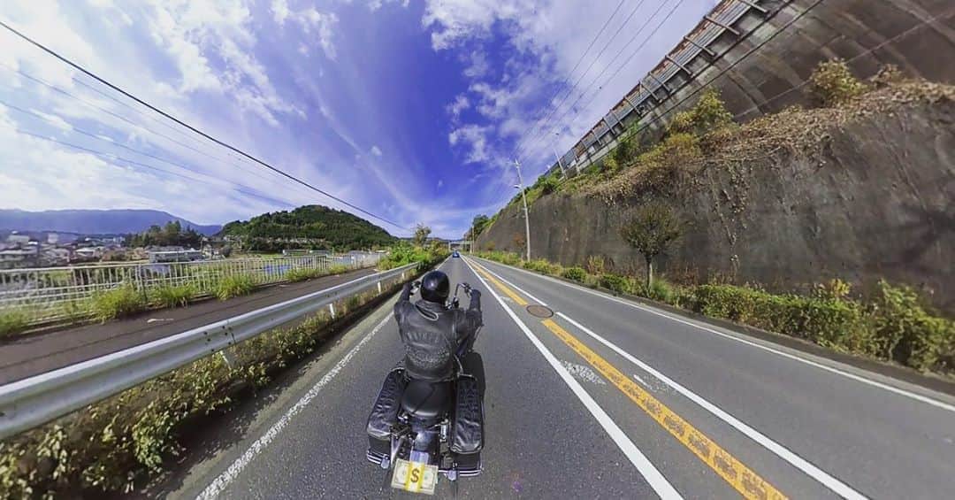 マフィア梶田さんのインスタグラム写真 - (マフィア梶田Instagram)「360度カメラを導入してみました。 イイ感じ！  #harleydavidson  #roadking  #insta360」11月3日 20時07分 - mafia_kajita