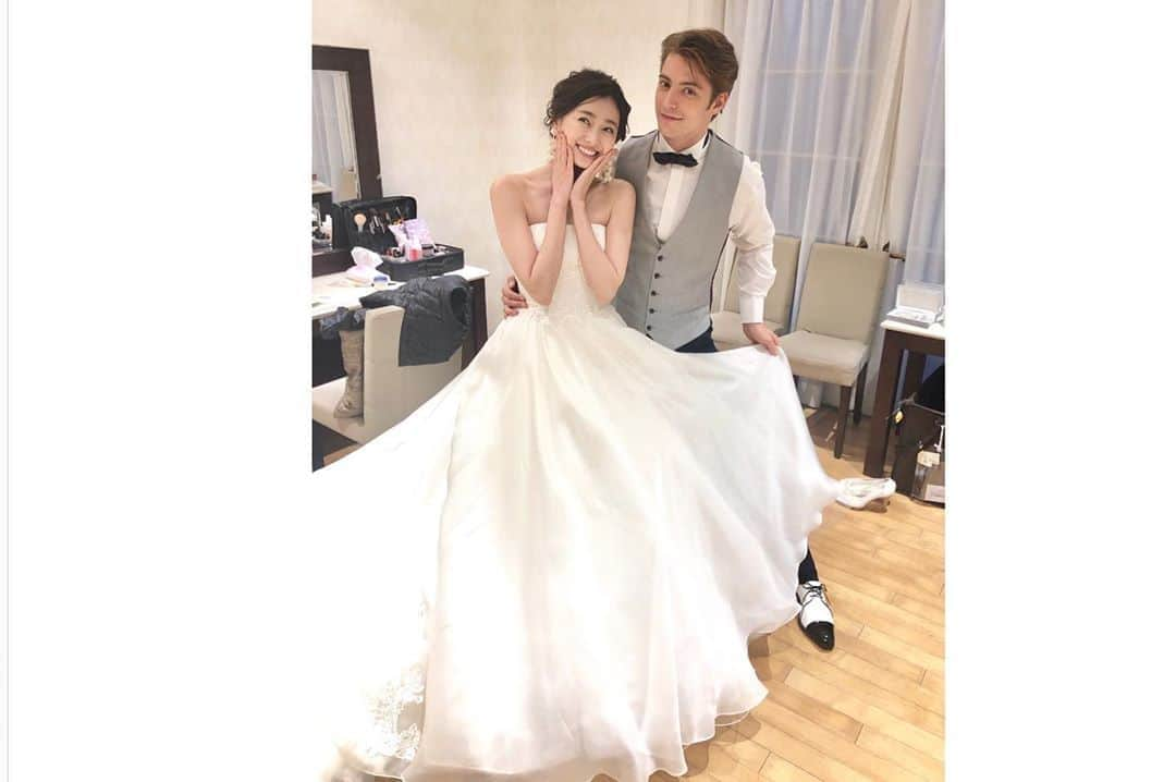 松永ちさとさんのインスタグラム写真 - (松永ちさとInstagram)「メルヘンひょっこり🤴🌸👰 王子ティモのかわいいoffpic最後 今年も新浦安婚はこちら💁🏼‍♀️🎶 @bestbridal.jp  #wedding #chisawedding #松永ちさと」11月3日 20時09分 - chisato_matsunaga