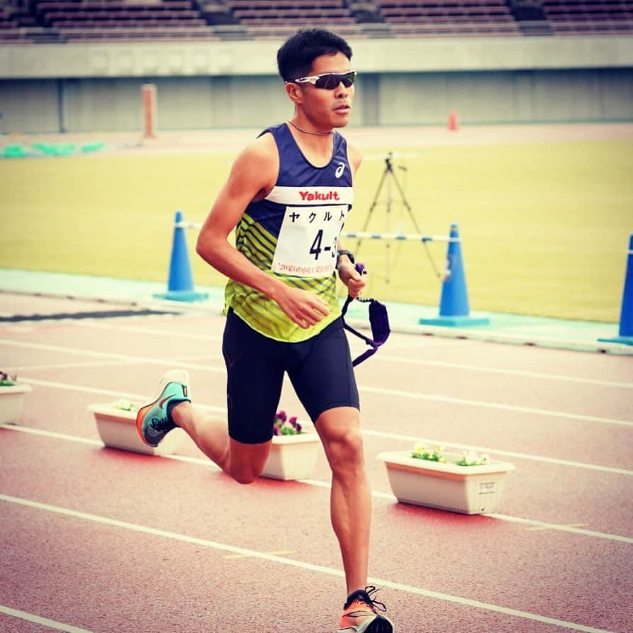 小椋裕介のインスタグラム：「. . 東日本実業団駅伝  3区 16.8km 48分14秒 区間5位  チームは4位で予選通過しました！  ニューイヤーへ向けて、チーム力を高めていきます！ 応援ありがとうございました！  #marathon #yakult #oakly #oaklyjapan #heartz #東日本実業団駅伝」