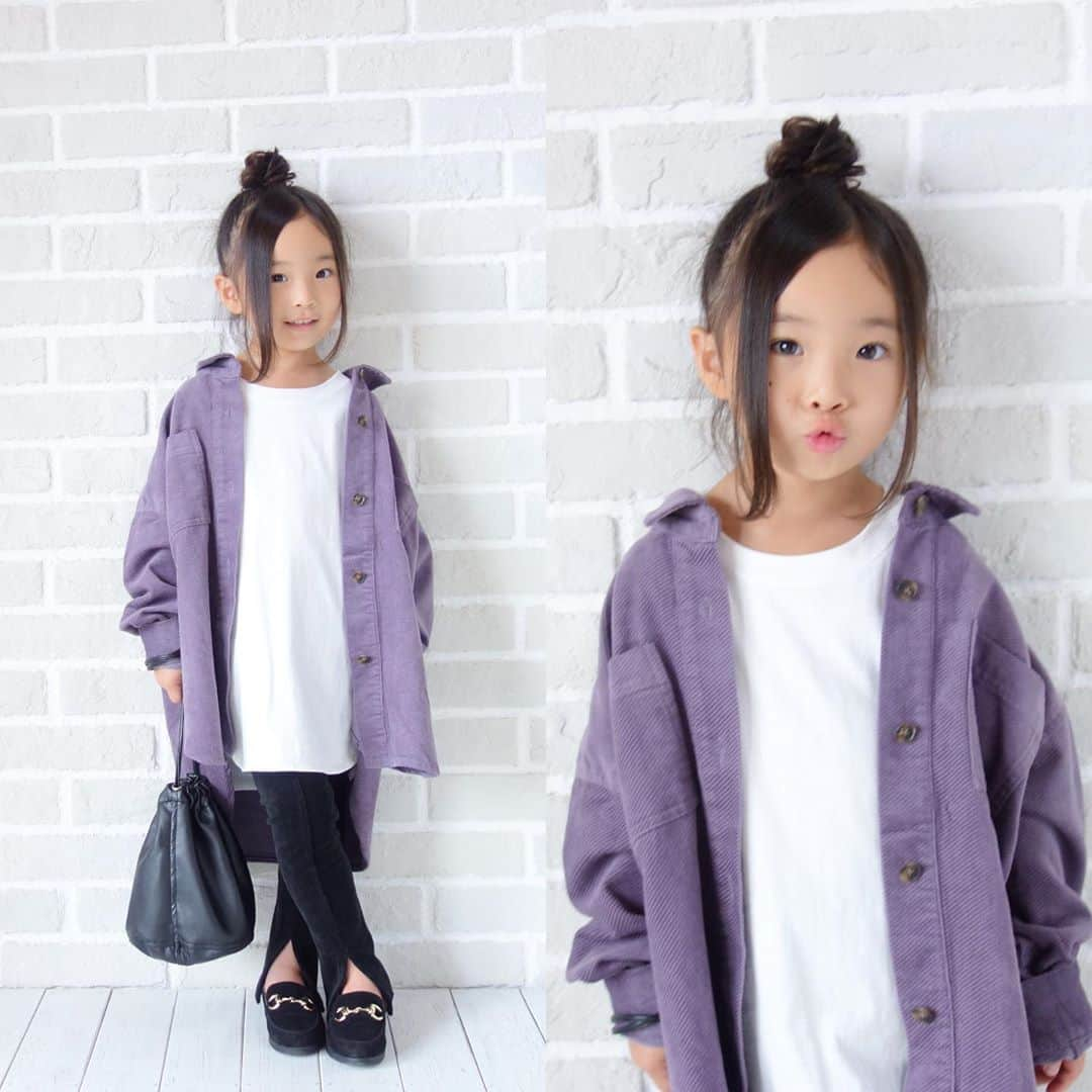 Saraのインスタグラム：「. coordinate♡ . くすみパープルのBIGシャツ💜 フロントスリットのフレアパンツと ローファーで女の子っぽく💓 . #ootd #kids #kids_japan #kids_japan_ootd #kjp_ootd #kidsfahion #kidscode #kidsootd #kidswear #キッズコーデ #キッズファッション #インスタキッズ #lowrysfarm #petitmain #unemansion #bigシャツ #フロントスリットパンツ #ローファー #巾着バッグ #くすみカラー #くすみパープル #ライブドアインスタブロガー」