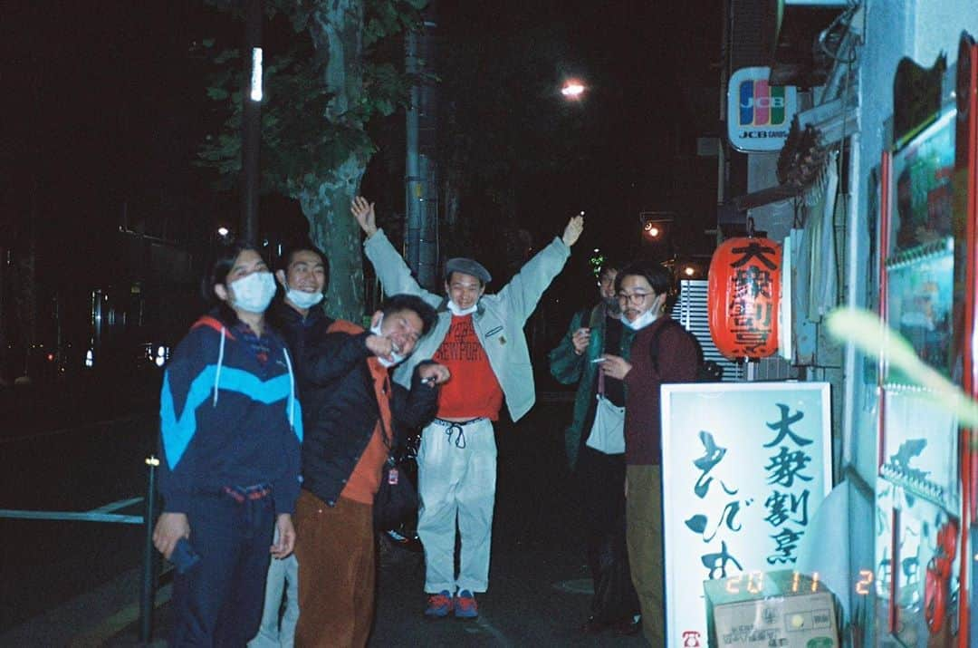 宗安さんのインスタグラム写真 - (宗安Instagram)「東京の良さがと言うか 東京にいる芸人の良さと言うか もう3150でした👊🏽🦍👊🏽  #東京 #オズワルド #伊藤　さん #空気階段　 #かたまり　さん #蛙亭　 #岩倉　さん #森本サイダー　さん #セイシン #てつ #ロマン」11月3日 20時23分 - cherry.d_muneyasu