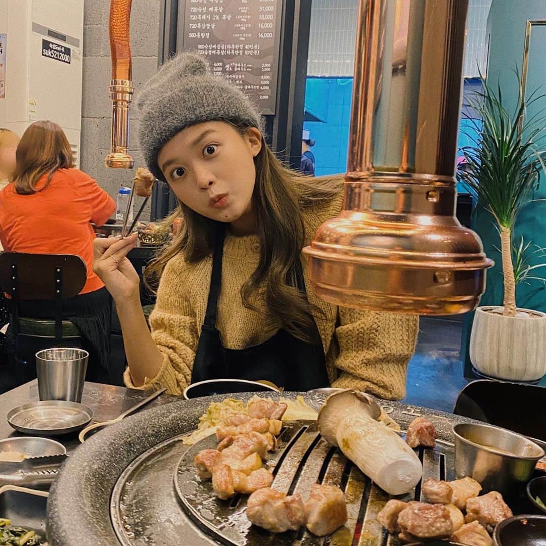 キム・ダヘのインスタグラム：「너무 맛있어서 조금 당황스럽네... 입에서 녹아서 사라짐 웨이팅 두시간반 오케이~ #숙성도」