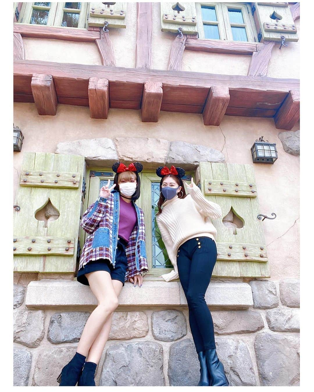 永島あゆみさんのインスタグラム写真 - (永島あゆみInstagram)「Disneyland🐭 ・ @kio_kanade ❤︎ あおいとのディズニーは最高で 素敵な休日でした🥰💕 プロなの？ってくらい写真の 撮り方が上手でセンスが素晴らしいの🤣 "美女と野獣"は残念ながら抽選が 外れてしまったけど写真は撮れたし 代わりに"ベイマックス"の抽選当たって なんだかんだ楽しかった❤︎ あおいありがと😘 ・ #disneyland  #🐭 #夢が叶う場所  #ディズニーランド  #ディズニーコーデ  #美女と野獣 #ベイマックス #意外と面白かった #写真の撮り方 #プロすぎて笑う #宝塚歌劇団 #同期 #輝生かなで ちゃん」11月3日 20時45分 - ayumi_nagashima_official