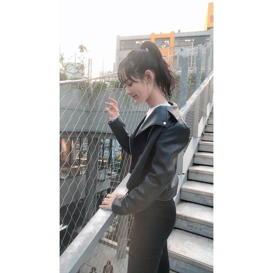 松本恵莉紗さんのインスタグラム写真 - (松本恵莉紗Instagram)「#えりさの私服﻿ #miyashitapark﻿  #ポニーテール#モノクロ 👱🏼‍♀️🖤」11月3日 20時41分 - elisa_matsumoto