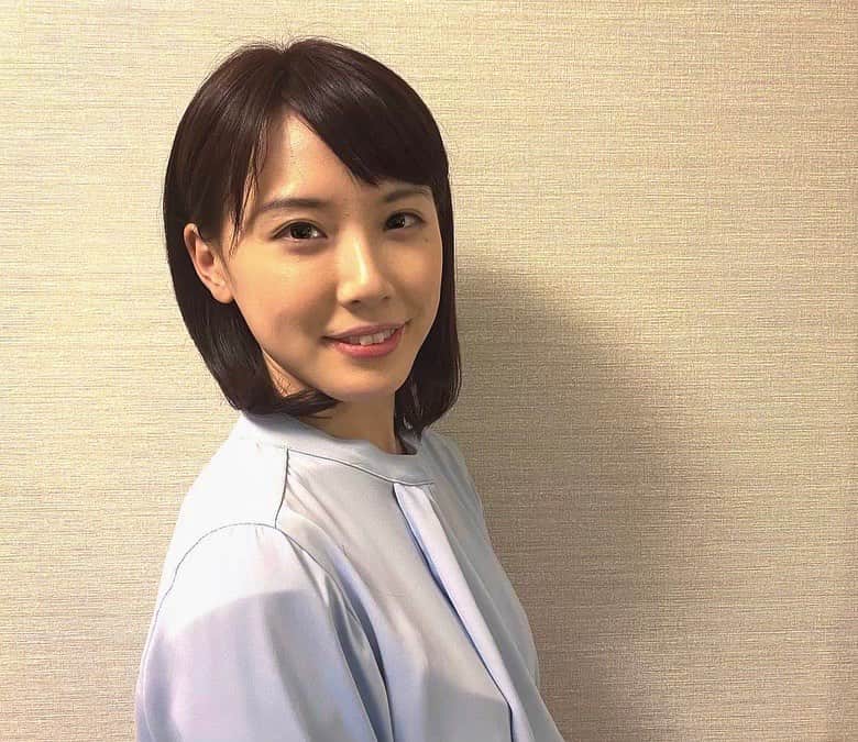 中野結香のインスタグラム：「静岡朝日テレビアナウンサーの 中野結香(なかのゆか)です。 Instagram始めました。 それと…髪の毛切りました💇‍♀️ よろしくお願いします。 #静岡朝日テレビ #アナウンサー  #中野結香  #初投稿」