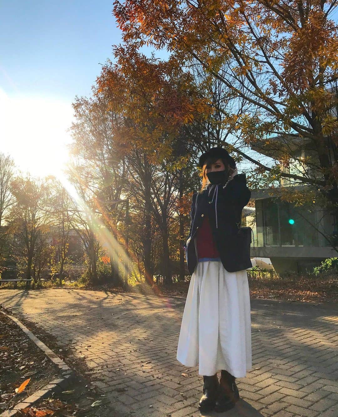 チョンダヨン（Jungdayeon）さんのインスタグラム写真 - (チョンダヨン（Jungdayeon）Instagram)「바람이 차가운날 🍂 #추워요 #daily #건강조심하세요🙏🏻 #후다닥샷💨」11月3日 21時07分 - jungdayeon