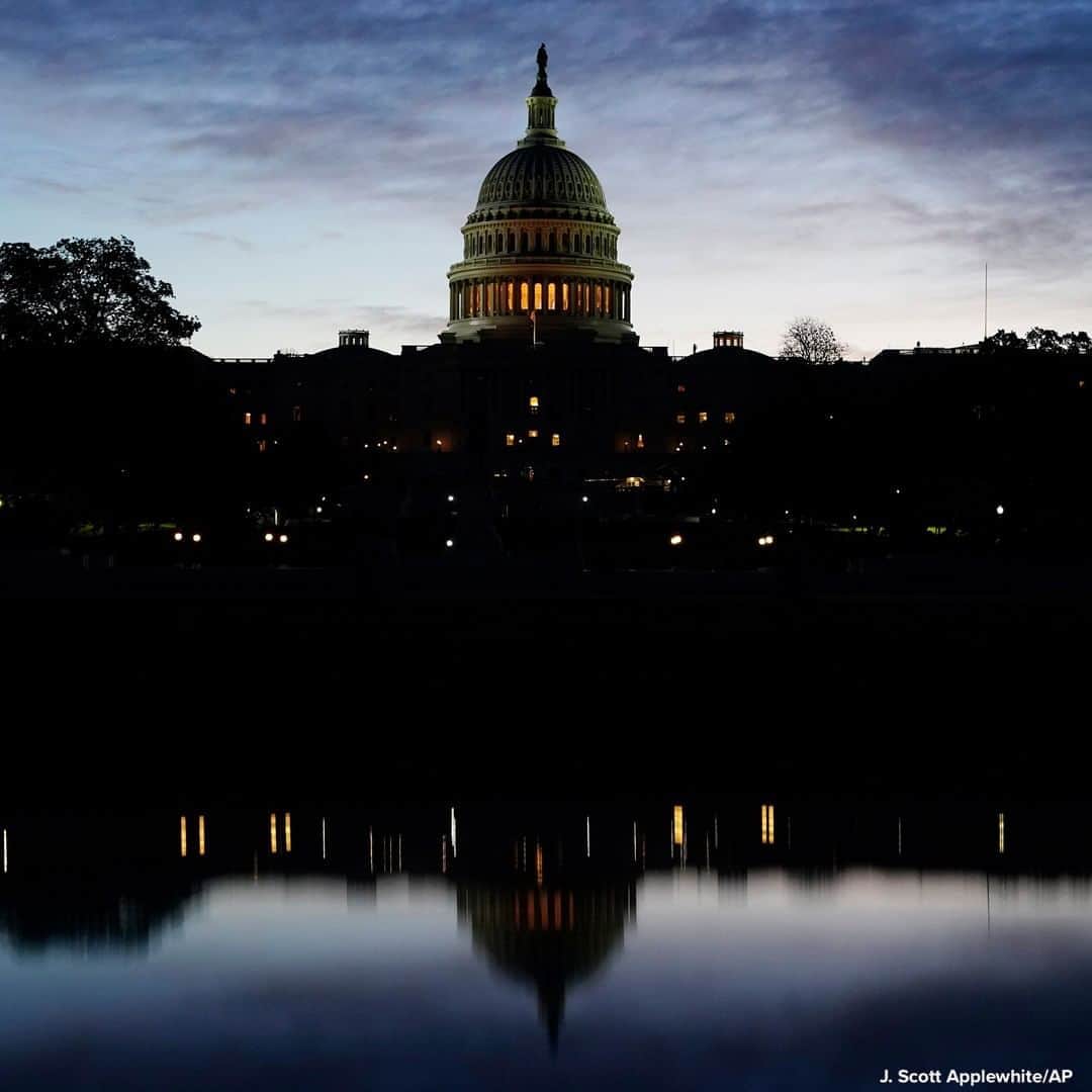 ABC Newsさんのインスタグラム写真 - (ABC NewsInstagram)「The U.S. Capitol is pictured on the morning of Election Day, as voters continue heading to the polls in this unprecedented year. #election2020」11月3日 21時17分 - abcnews