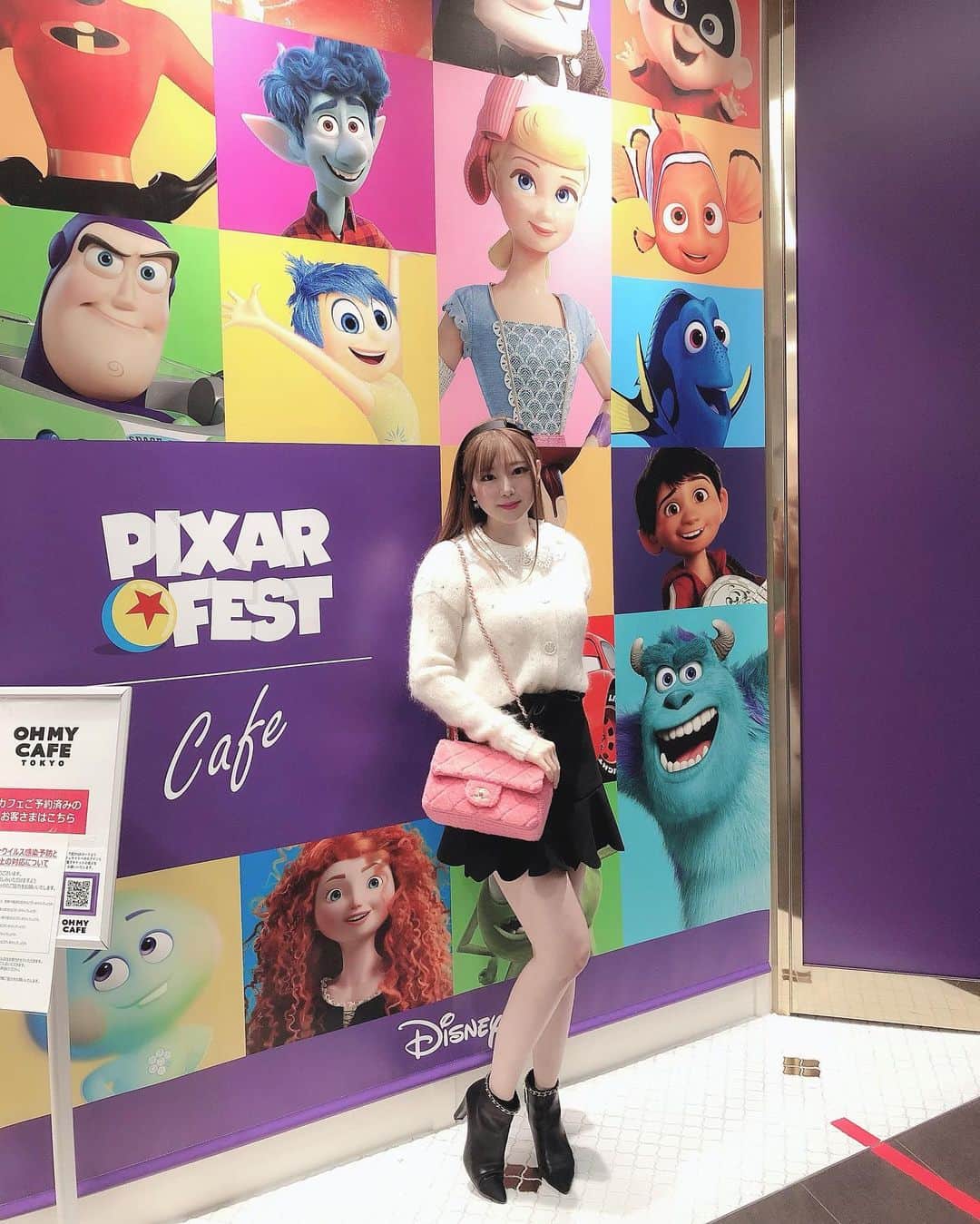 瑞咲まみさんのインスタグラム写真 - (瑞咲まみInstagram)「OH MY CAFE TOKYO . ピクサーカフェ💙💛💚 . . ２回目のピクサーカフェでした😄☕️🍭 . . #オーマイカフェ東京  #ピクサーカフェ #ohmycafe  #ohmycafetokyo  #pixarfestcafe  #ミュウミュウのお洋服 #ミュウミュウ大好き #miumiu  #miumiugirl」11月3日 21時22分 - ma_09_mi