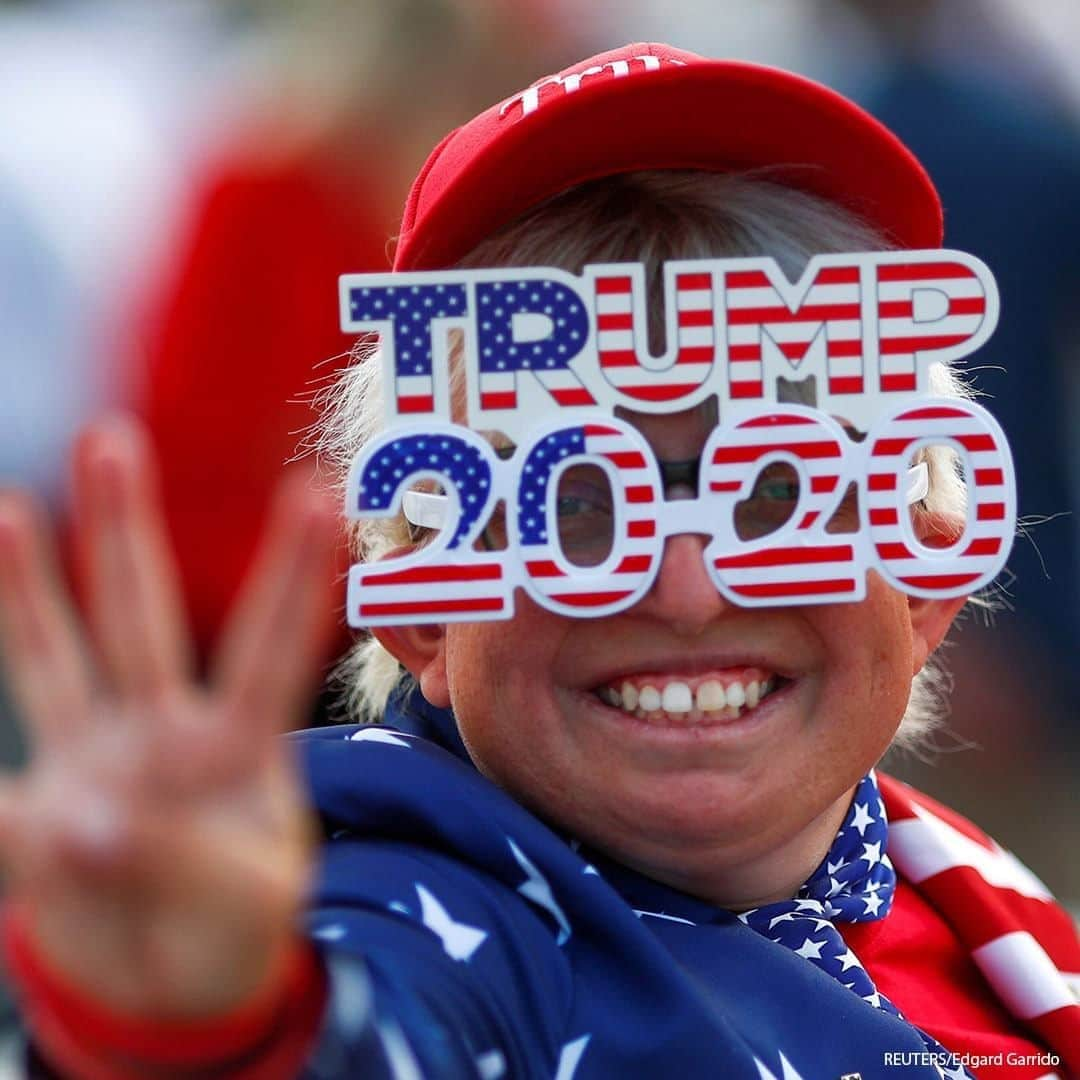 ABC Newsさんのインスタグラム写真 - (ABC NewsInstagram)「A supporter wears elaborate glasses before a campaign rally for President Donald Trump ahead of the Election Day, in Scottsdale, Arizona, U.S., November 2, 2020. #election2020 #donaldtrump #trumprally」11月3日 21時30分 - abcnews