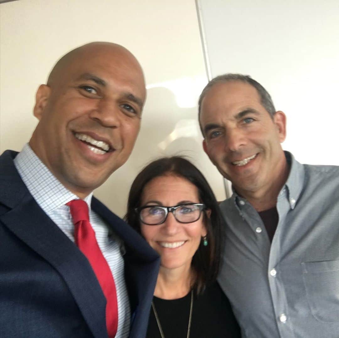 ボビー・ブラウンのインスタグラム：「Sending so much love to NJs own @corybooker We’ve know this brilliant caring leader since his early years on Newark city council. He is all goodness and hope. Love you tons」