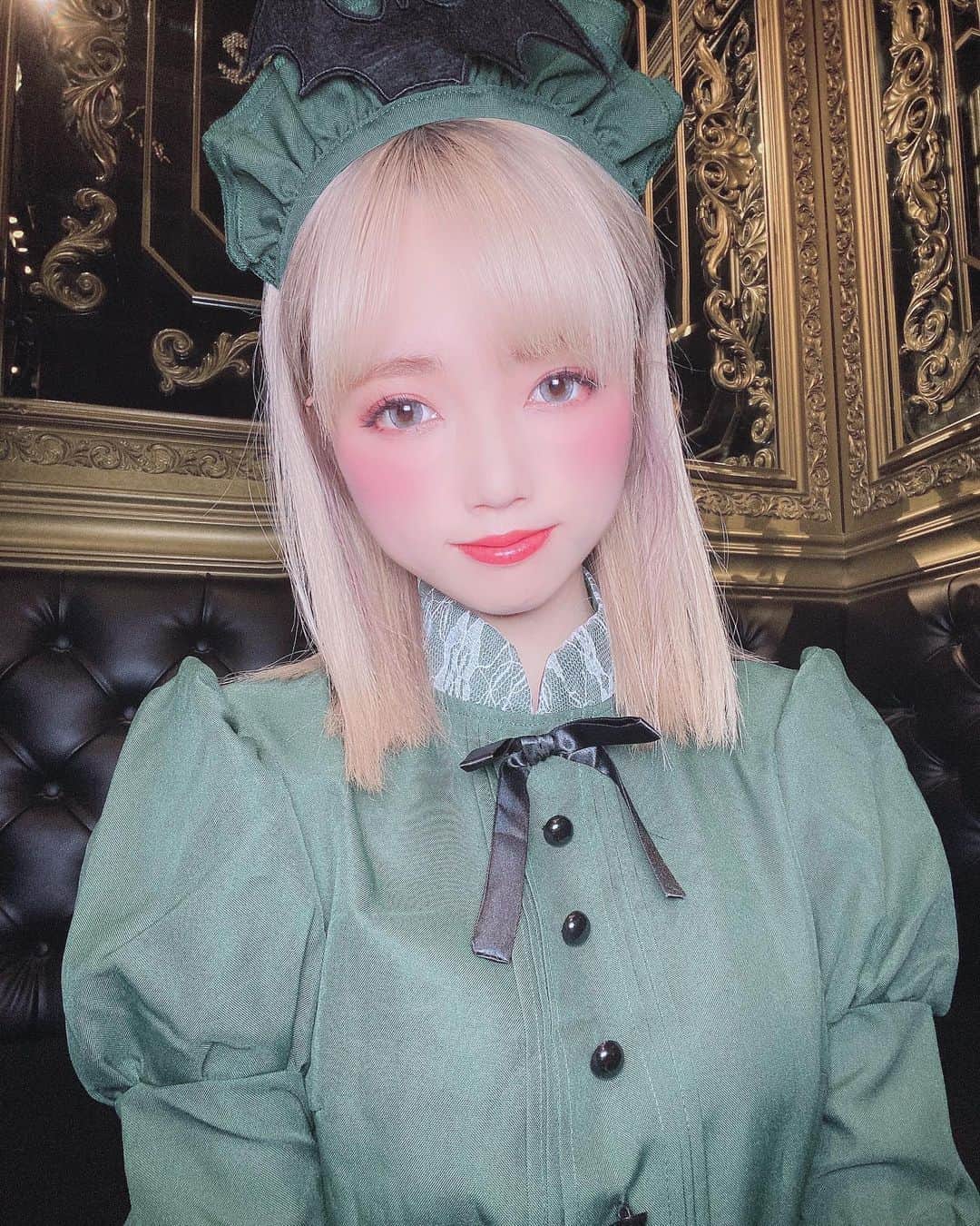 yokoのインスタグラム：「. 1000人目の亡霊は貴方かもしれない。 . . . . . . . . . . . . . . . . . #エンタメ活動を止めない #アジア一のエンターテインメント #burlesque#burlesque lesquetokyo#バーレスク東京#ダンサー#透明少女#model#hairmake#makeup#love#ootd#fashion#instagood#instalike#instafashion#tokyo#white #오오티디‭#셀카#메이크업#머리스타그램 #お洒落さんと繋がりたい#カメラ好きな人と繋がりたい#モデル#東京」