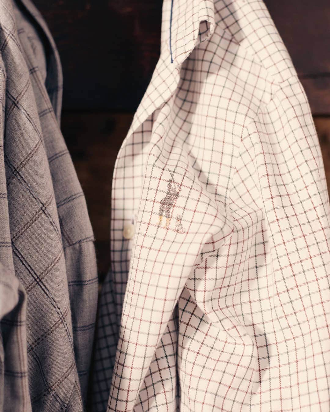 ハケットのインスタグラム：「No matter what the occasion, shirts should always be at the top of your agenda. Explore our collection of different colours, prints and fabrics at the link in bio. #STAYHackett」
