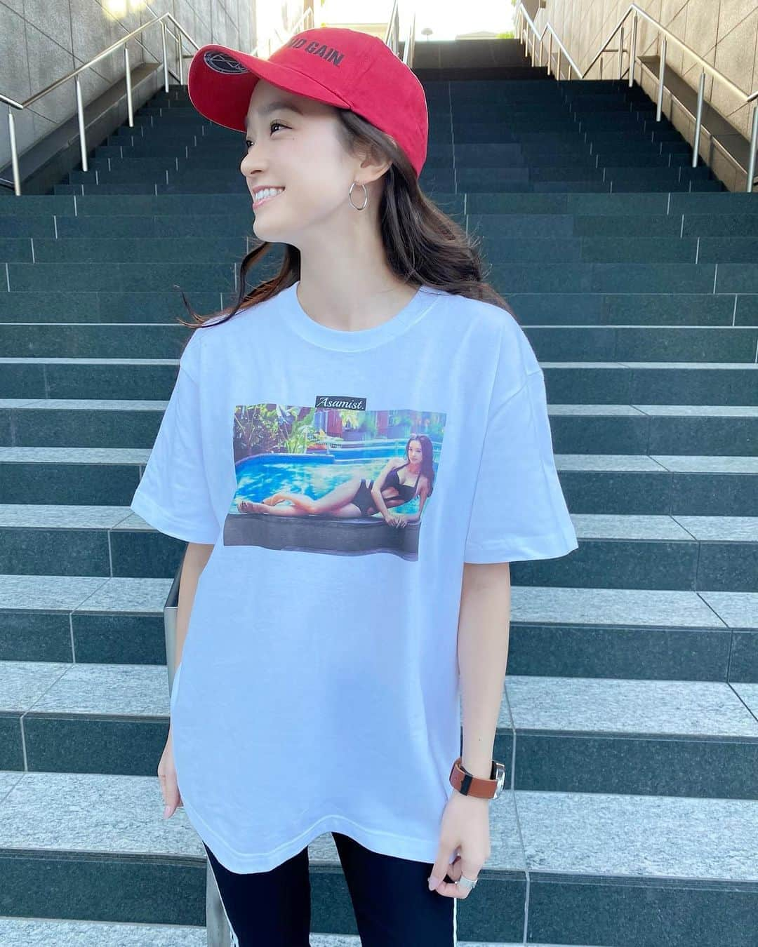 太田麻美さんのインスタグラム写真 - (太田麻美Instagram)「所属事務所アイズプロデュースで私のOfficial Siteが出来、オリジナルグッズを販売出来るようになりました❣️ 以前からTシャツを作成してほしいとの声を頂き、現在Tシャツを販売中です✨ 既に購入したとのご報告有り難うございます☺️ お家でもお外でも着て頂けたら嬉しいです✨ 私が着用しているのは、Lサイズです。  ご購入は、プロフィールのURLからアクセス出来ます✨ よろしくお願いします💕 https://asami-ota.fensi.plus/  #Asamist. #tシャツ #オリジナルtシャツ #アイズ」11月3日 22時04分 - asami0523