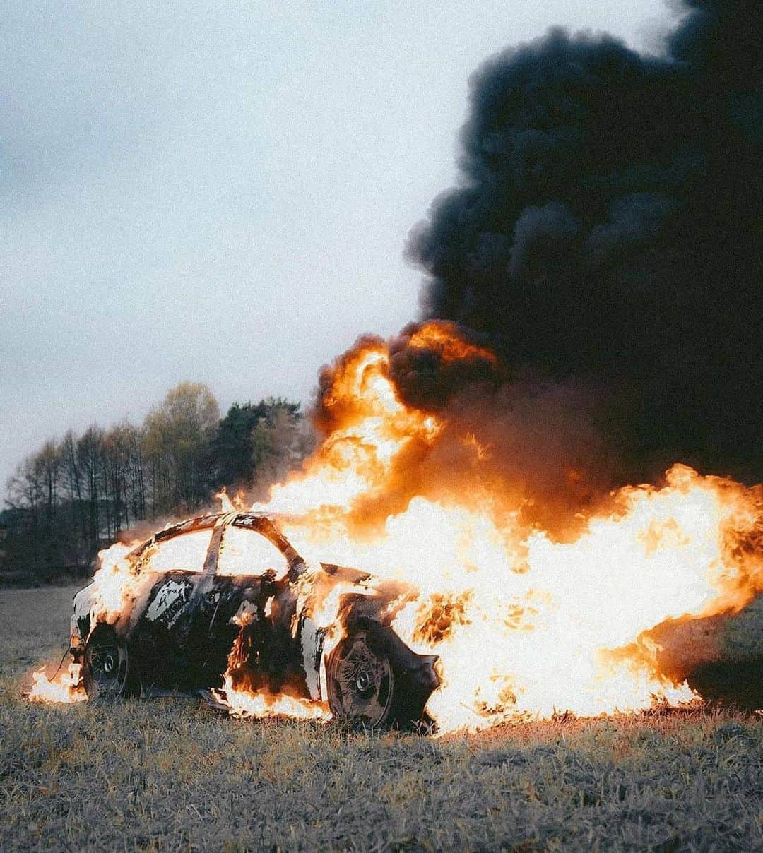 Kik:SoLeimanRTさんのインスタグラム写真 - (Kik:SoLeimanRTInstagram)「Mercedes AMG GT 4Door Coupe on Fire! Photos by @temzity」11月3日 22時07分 - carinstagram