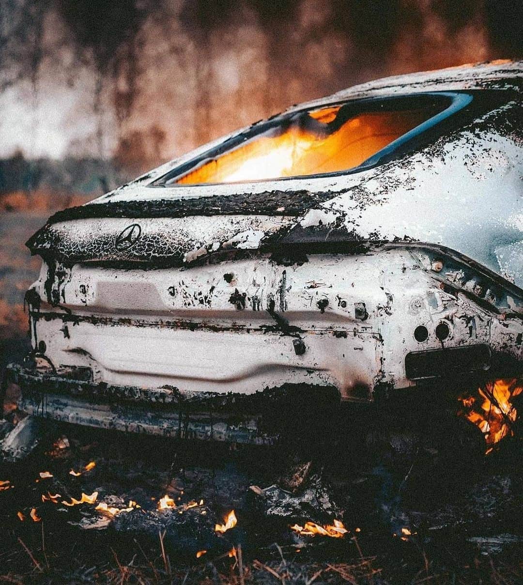 Kik:SoLeimanRTさんのインスタグラム写真 - (Kik:SoLeimanRTInstagram)「Mercedes AMG GT 4Door Coupe on Fire! Photos by @temzity」11月3日 22時07分 - carinstagram