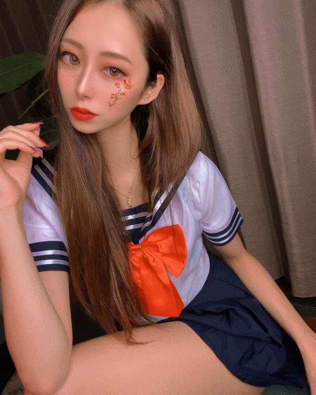 ちぇりーのインスタグラム：「月に変わってお仕置きよ🌙#halloween #jk #セーラー服コスプレ #私の奴隷になりなさい」